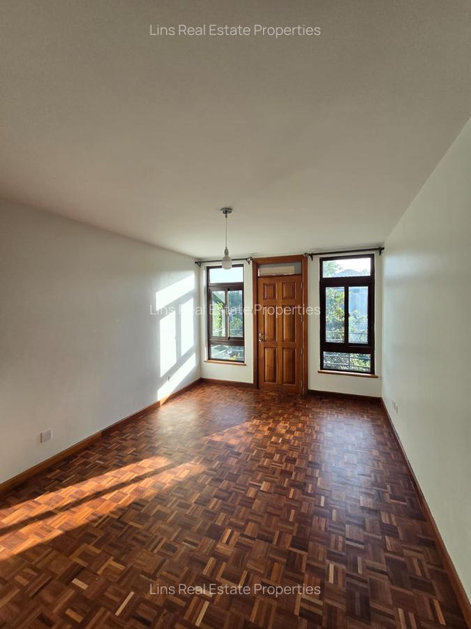 5 Bed Townhouse with En Suite in Lavington - 18