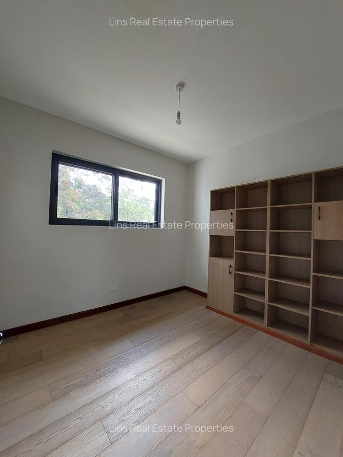 5 Bed Townhouse with En Suite in Lavington - 10
