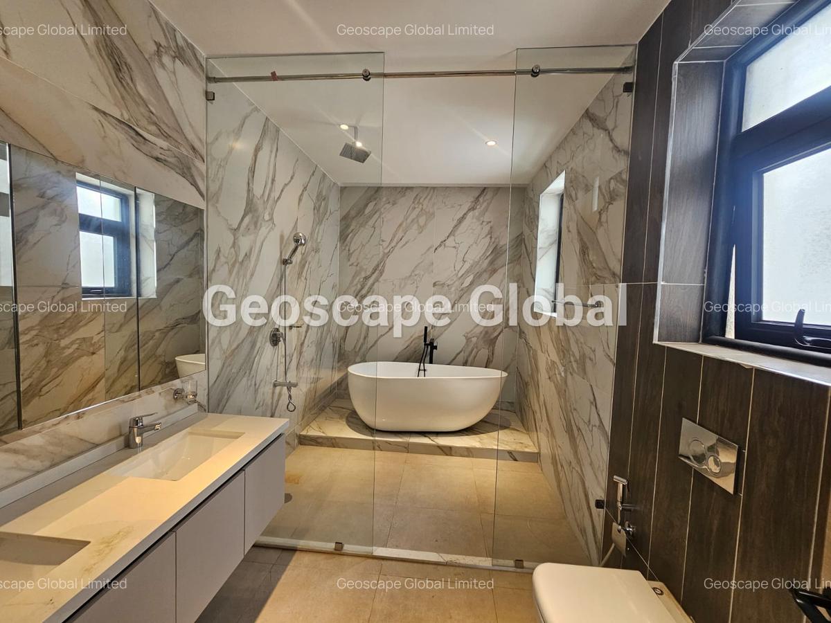 5 Bed Townhouse with En Suite in Lavington - 10