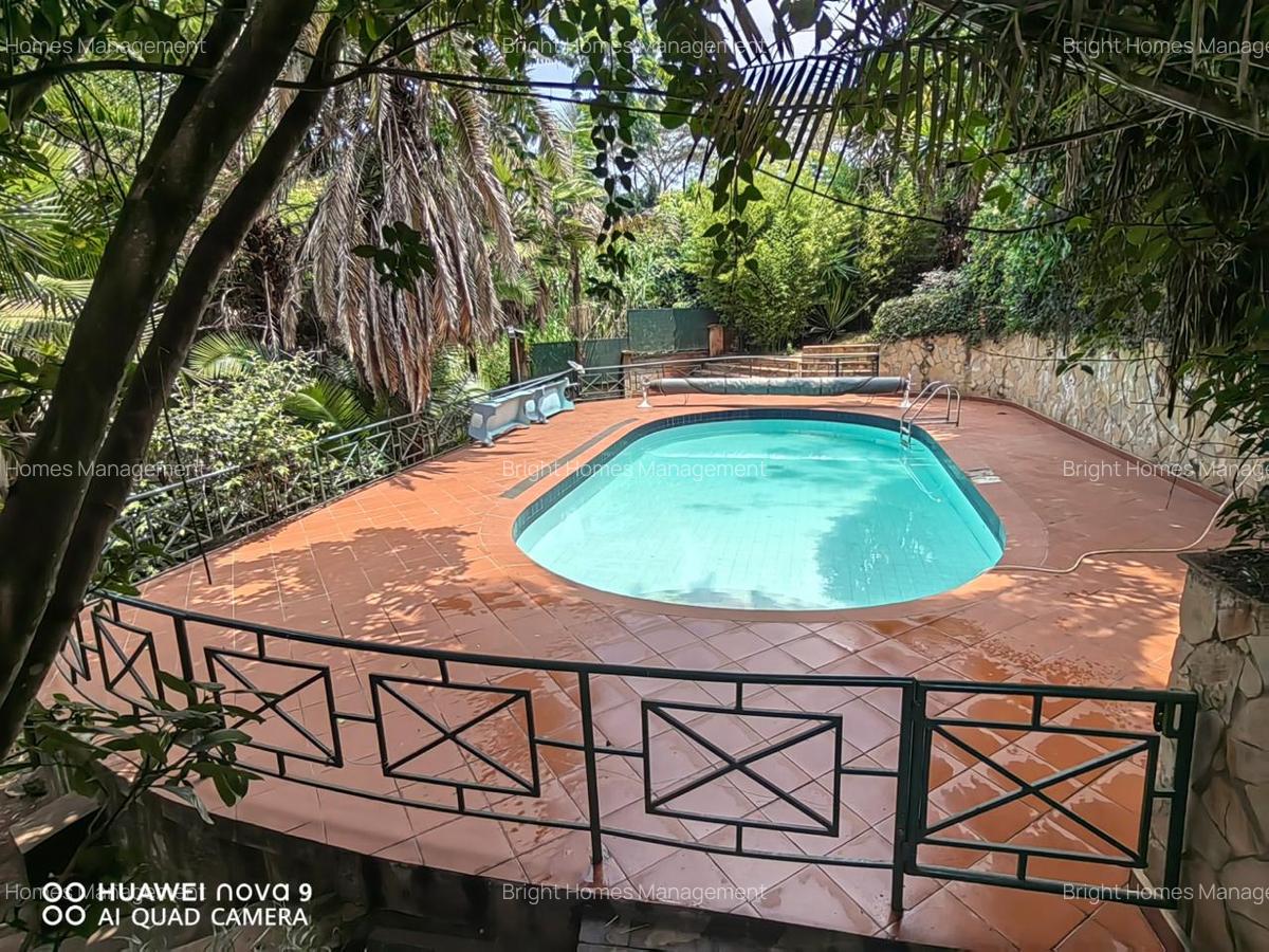 4 Bed Townhouse with En Suite in Lavington - 4