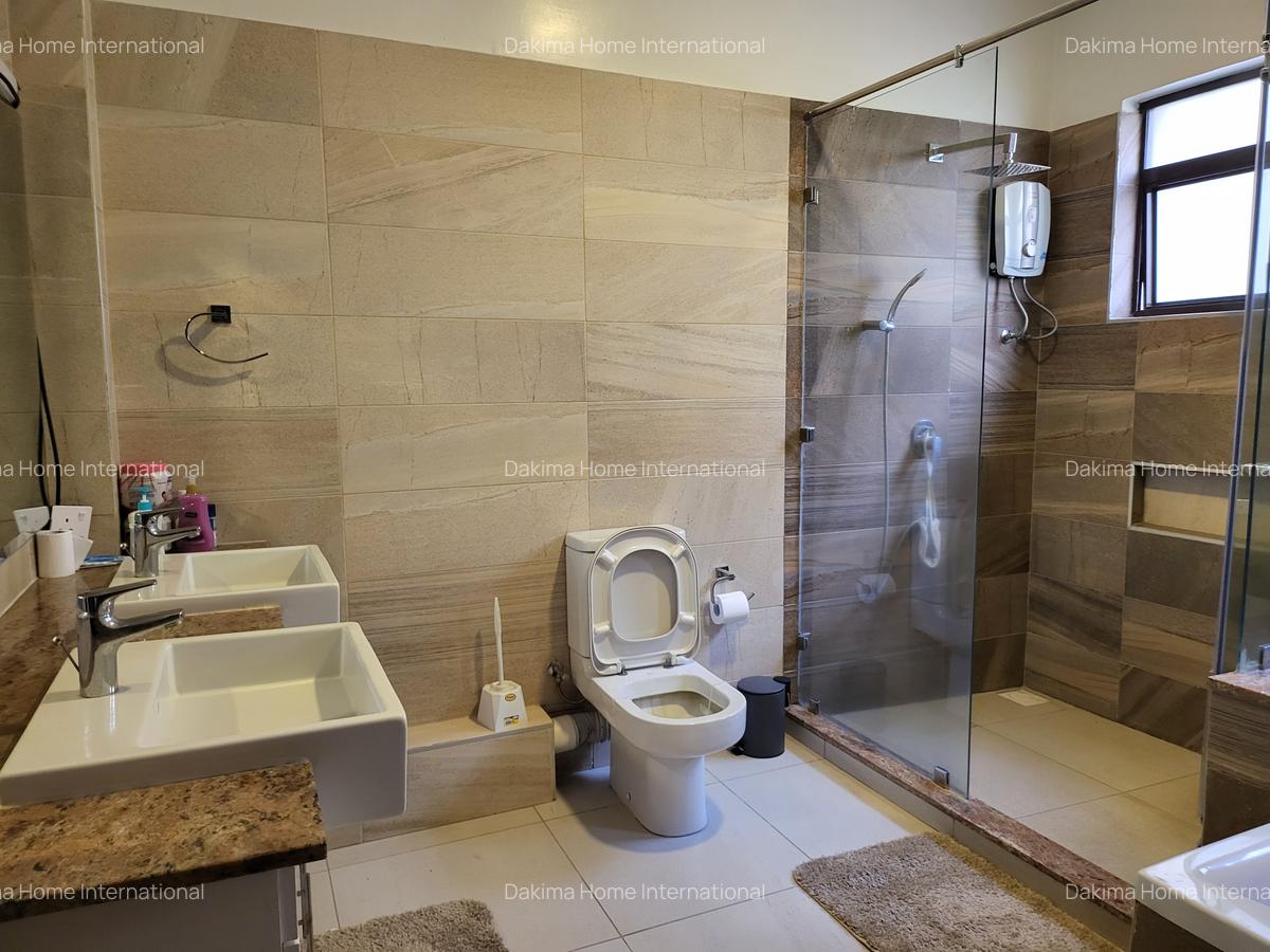 3 Bed Apartment with En Suite in General Mathenge - 15