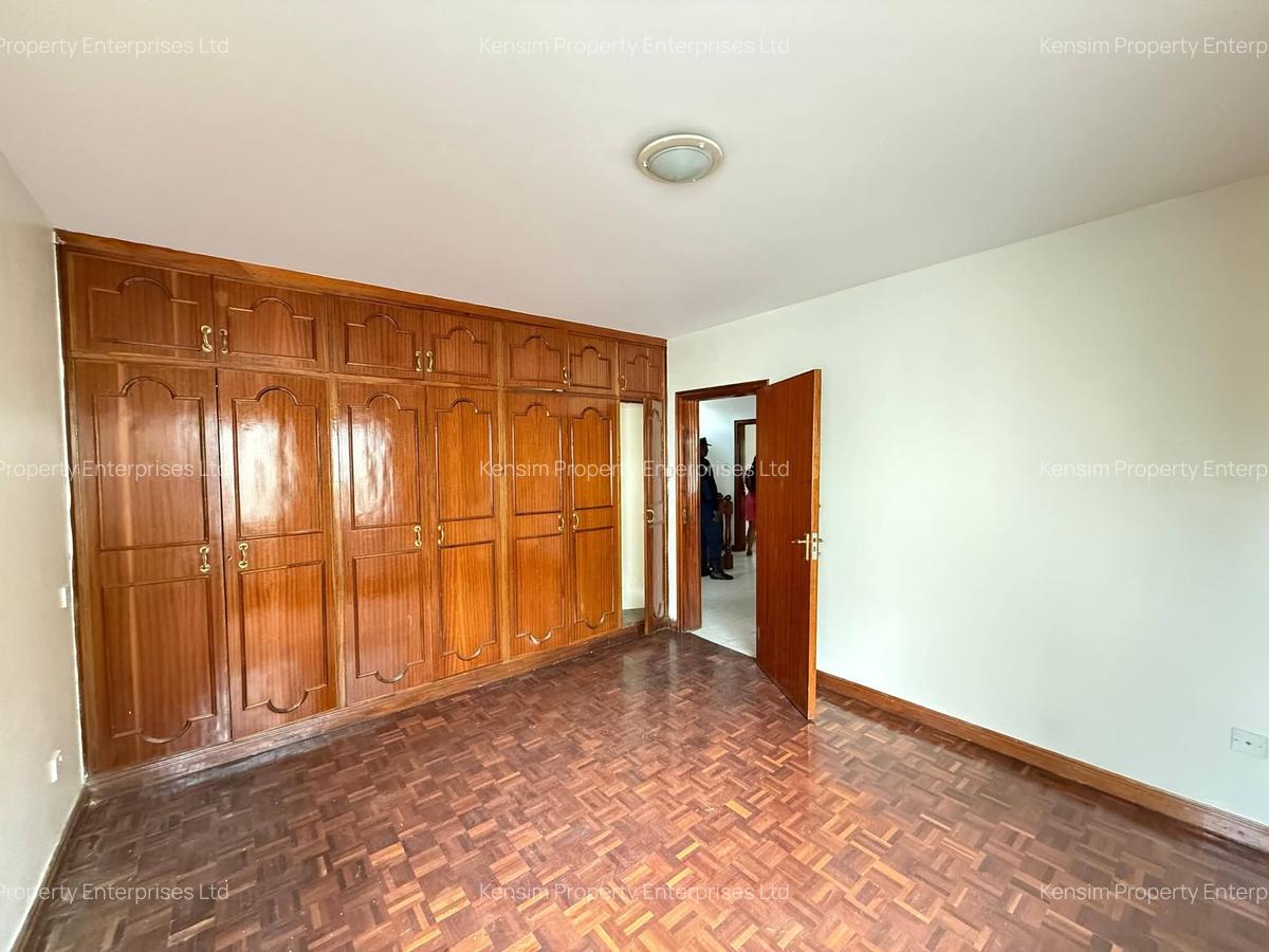 4 Bed Townhouse with En Suite in Westlands Area - 16