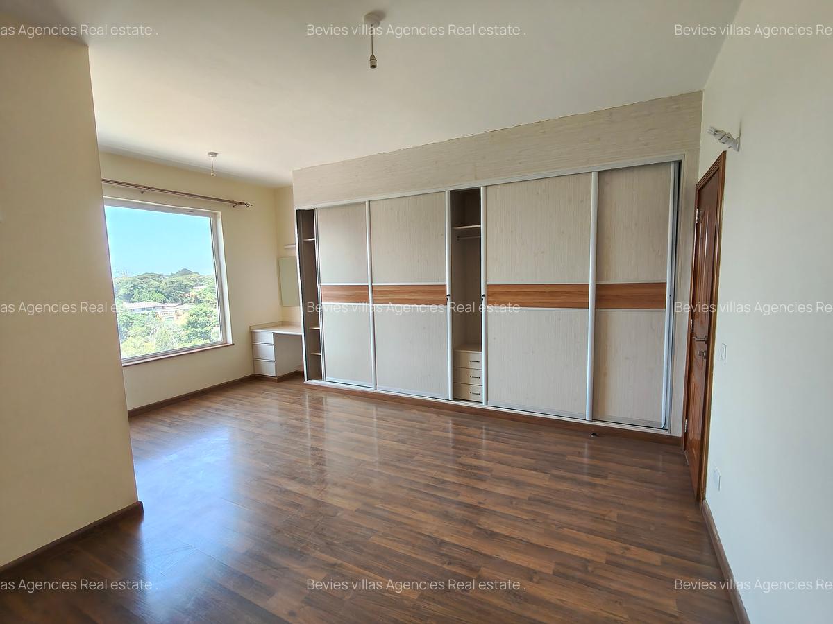 4 Bed Apartment with Borehole at Parklands - 5