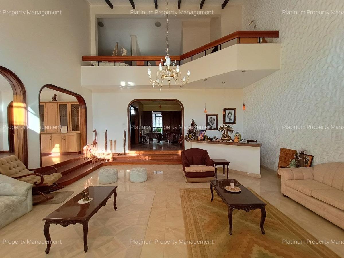 5 Bed Villa with En Suite in Gigiri - 3