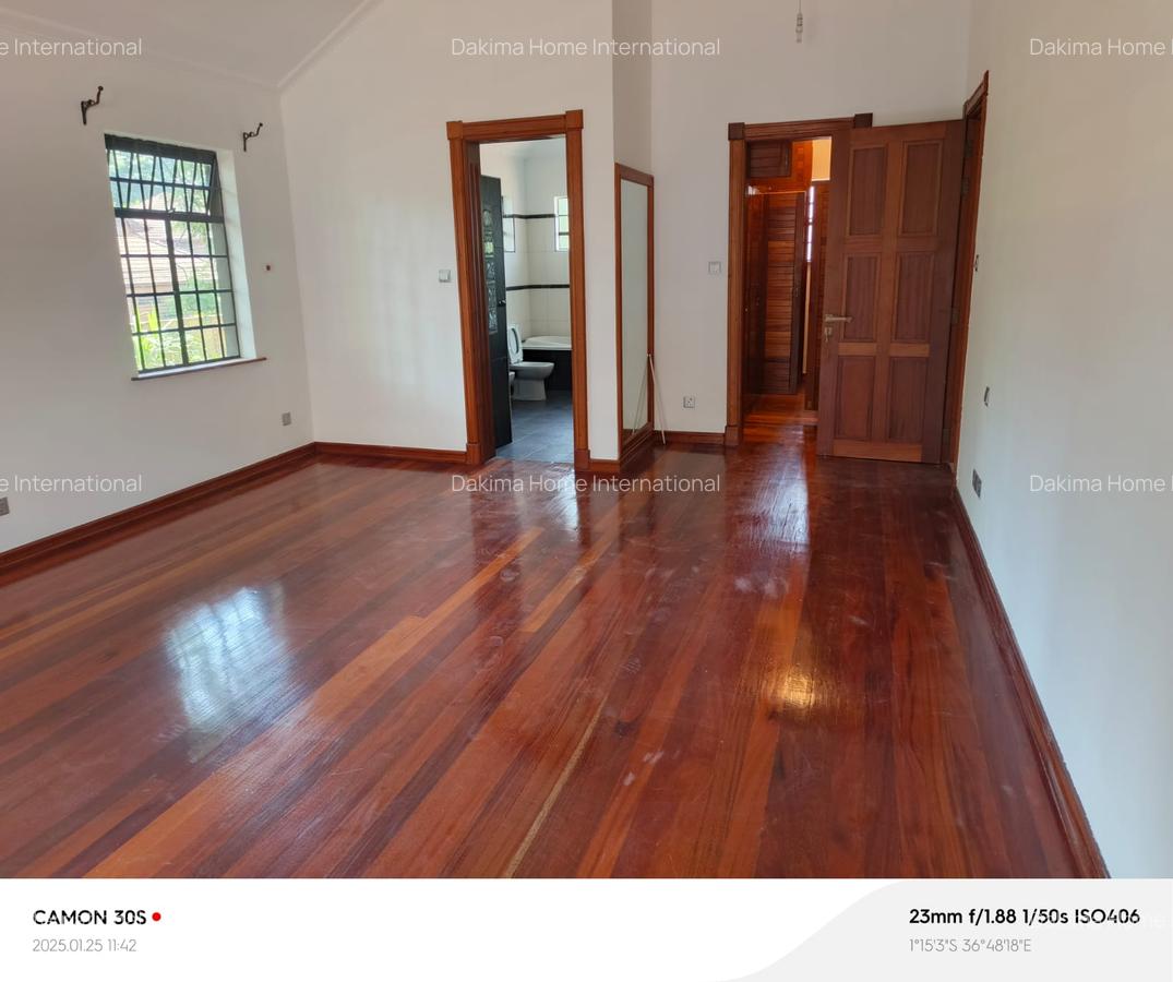 4 Bed Townhouse with En Suite in Spring Valley - 12