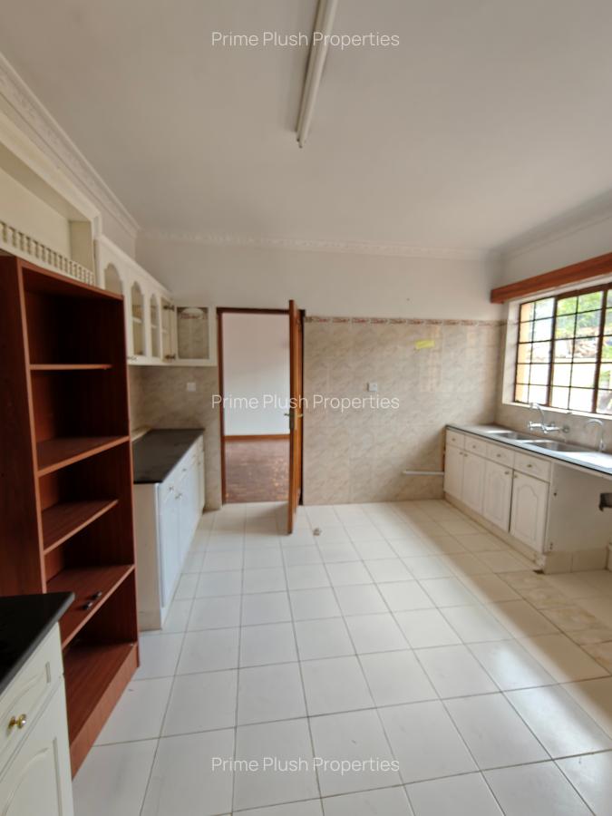 2 Bed Apartment with En Suite in Lavington - 5
