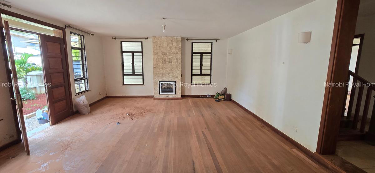 5 Bed Townhouse with En Suite at Lavington Green - 17