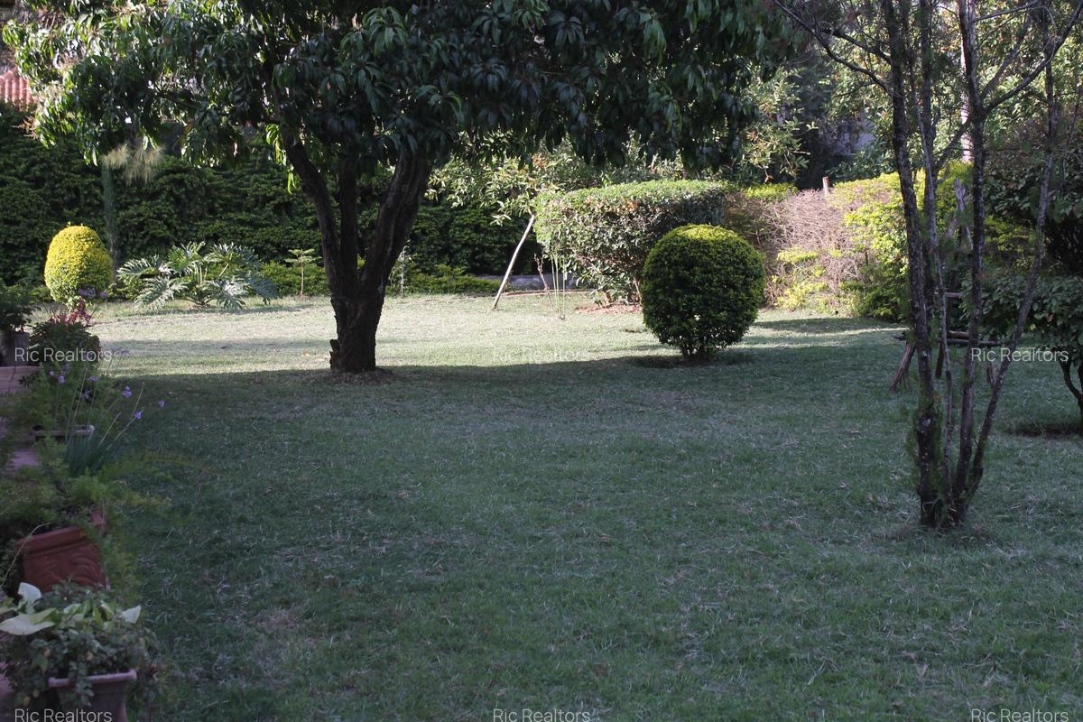 6 Bed House with En Suite in Karen Hardy - 10