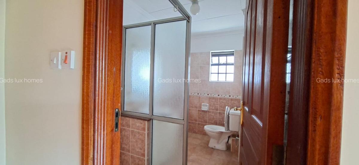 4 Bed Townhouse with En Suite at Brookside - 10