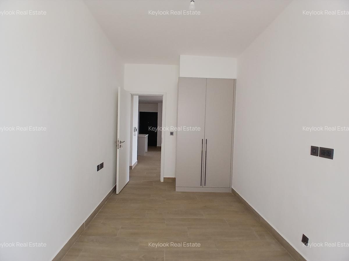 3 Bed Apartment with En Suite at Riverside Drive - 9
