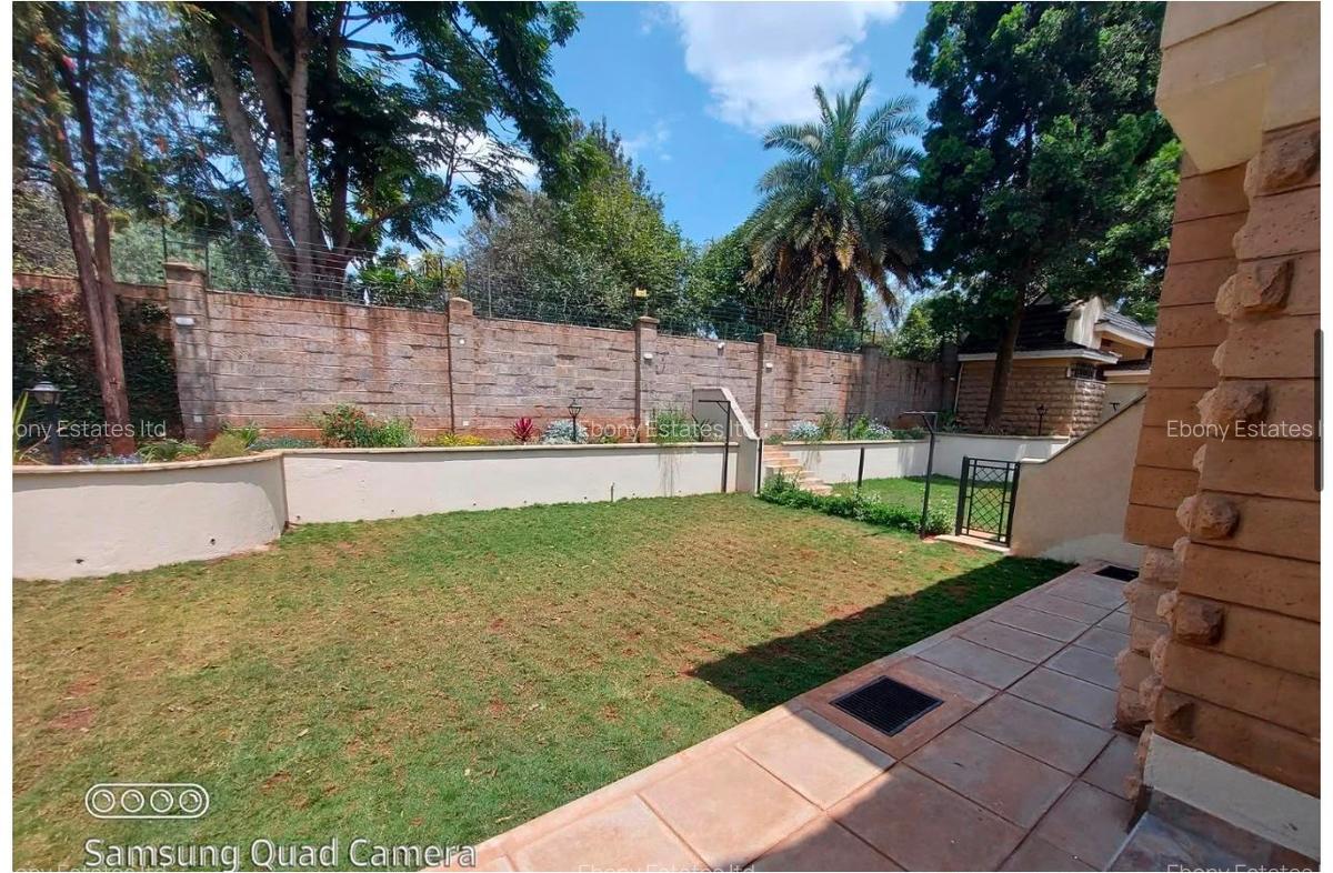 5 Bed Townhouse with En Suite in Lavington - 12