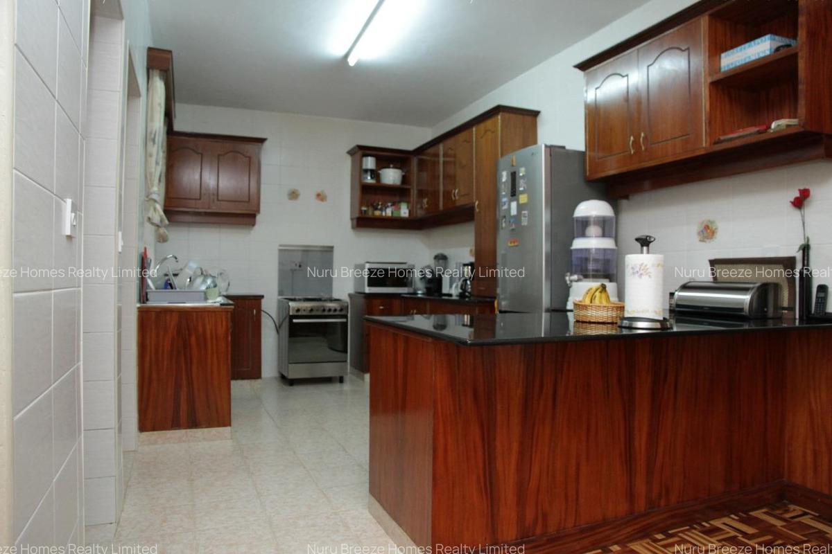 3 Bed Apartment with En Suite in Kilimani - 3