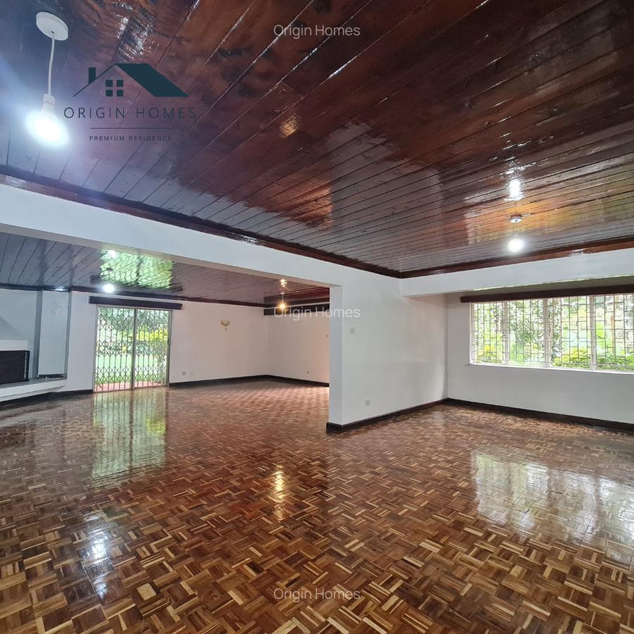 5 Bed House with En Suite at Lavington - 5