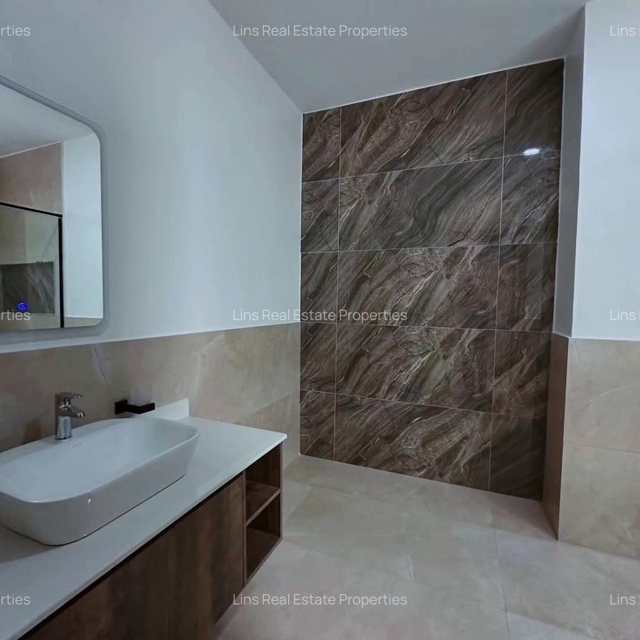 5 Bed Townhouse with En Suite in Lavington - 13