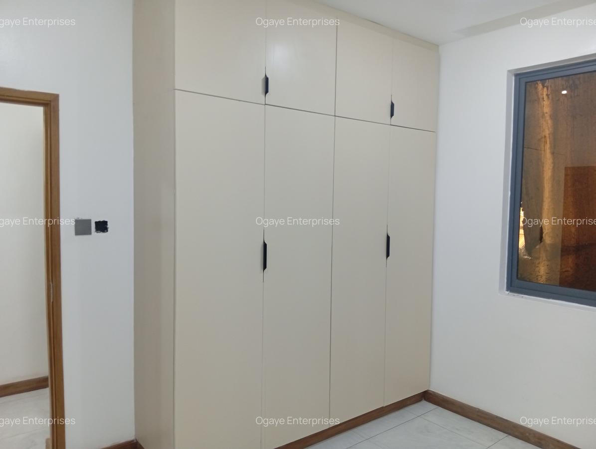 3 Bed Apartment with En Suite at Bombolulu - 8