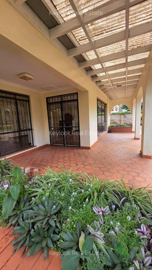 5 Bed House with En Suite at Mountain View Estate - 2
