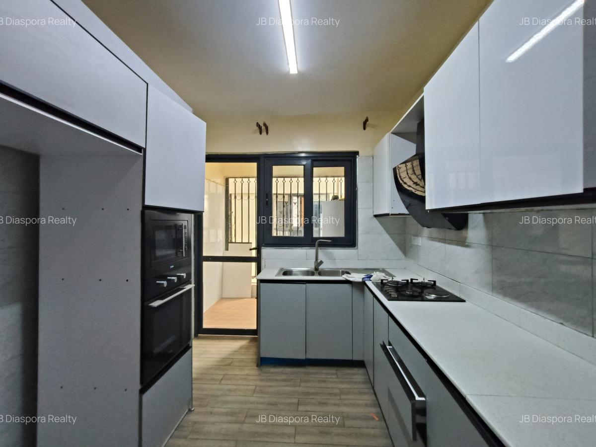 4 Bed Apartment with En Suite at 6Th Parklands - 3