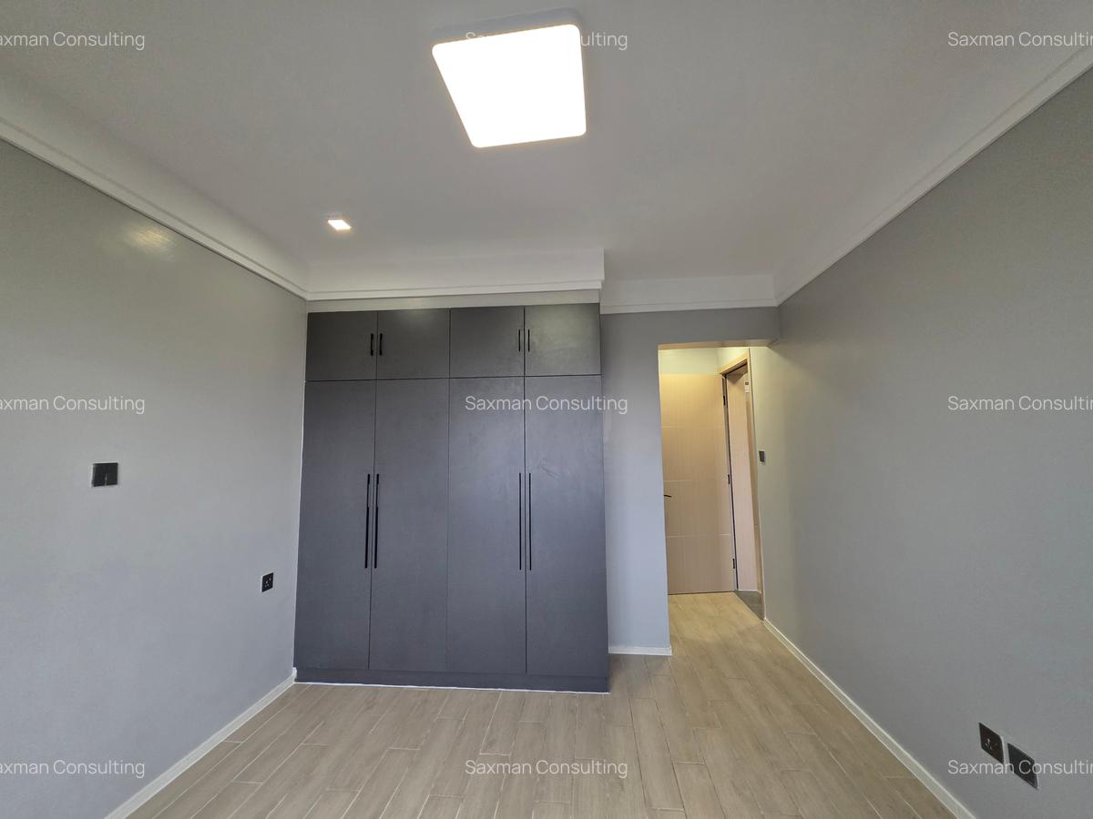 2 Bed Apartment with En Suite in Lavington - 5