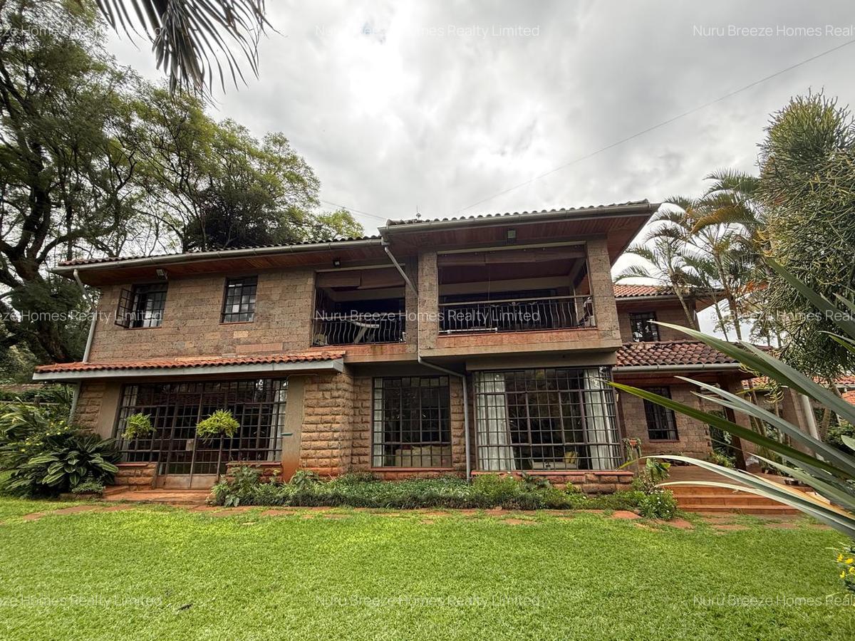 5 Bed Townhouse with En Suite in Spring Valley - 1