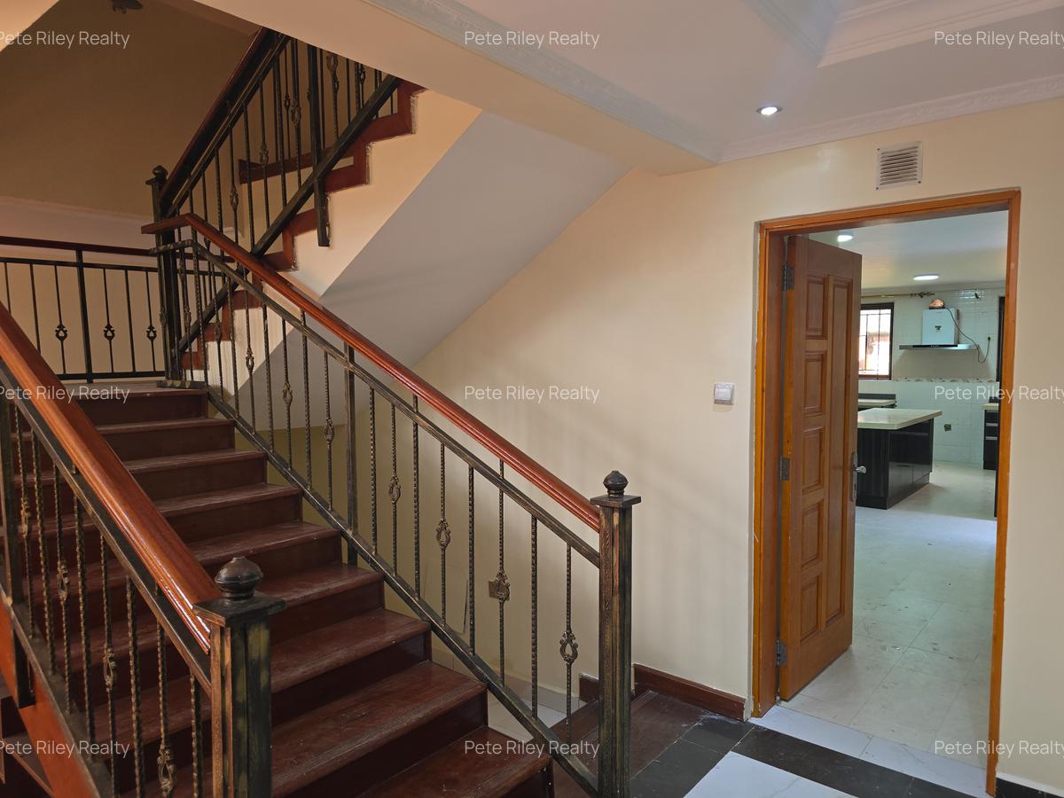5 Bed Villa with En Suite at Chalbi Drive - 8
