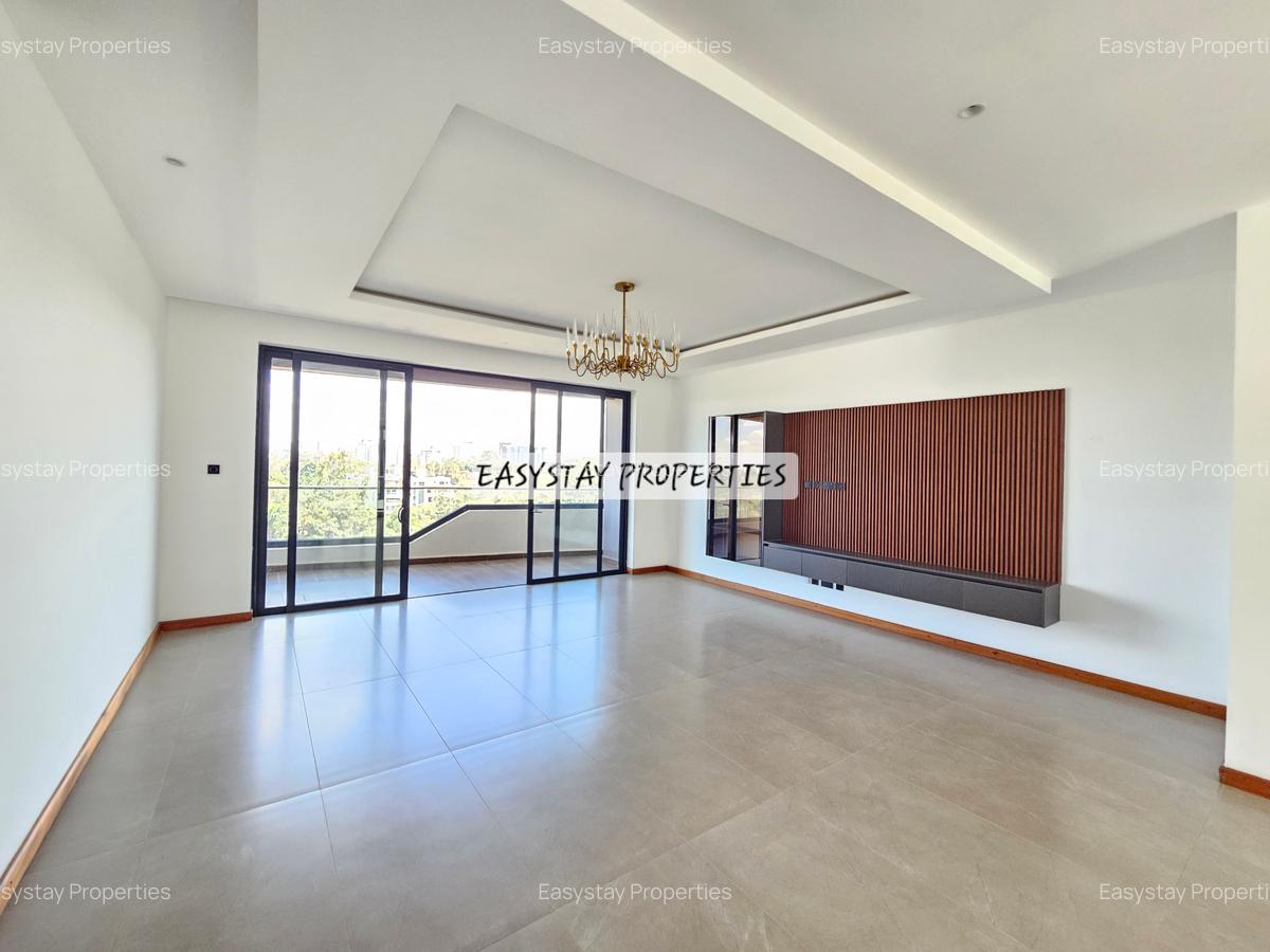 4 Bed Apartment with En Suite in Riverside - 2