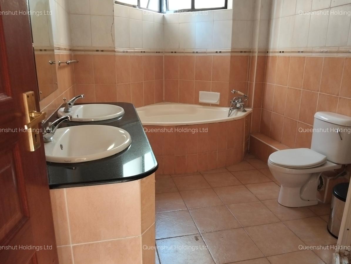 3 Bed Apartment with En Suite in State House - 13