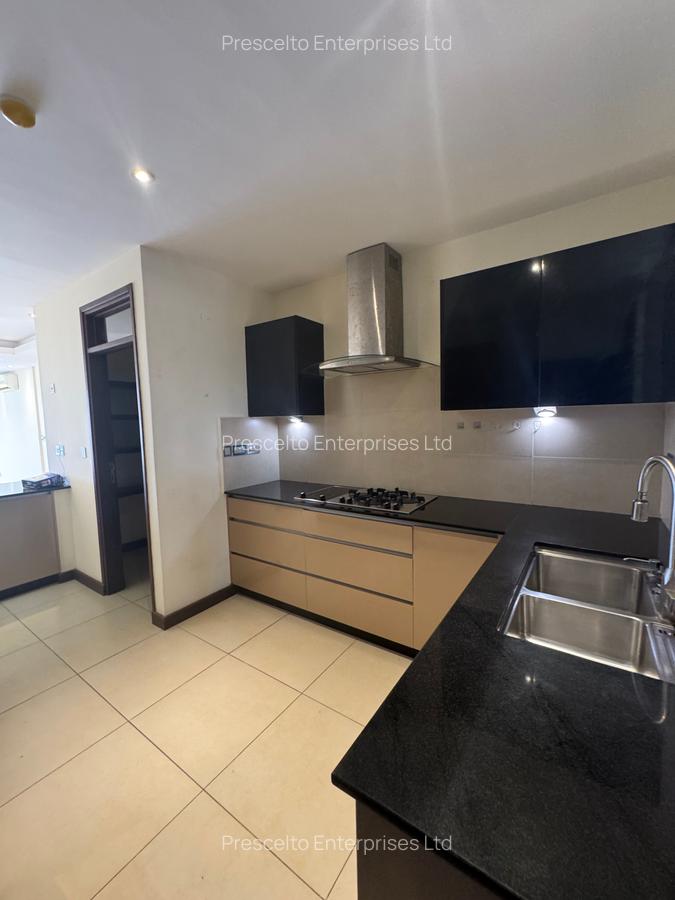 2 Bed Apartment with En Suite at Off Links Road - 7
