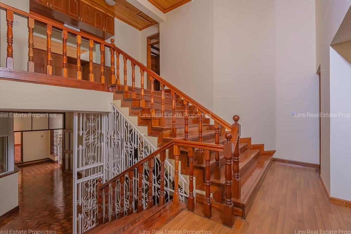5 Bed Townhouse with En Suite in Kitisuru - 4