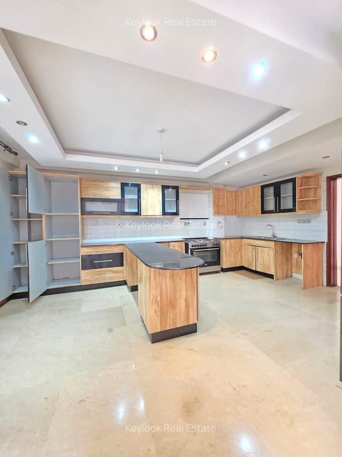 5 Bed Townhouse with En Suite at Lavington Green - 11