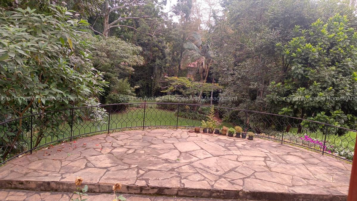 6 Bed Villa with En Suite in Nyari - 12