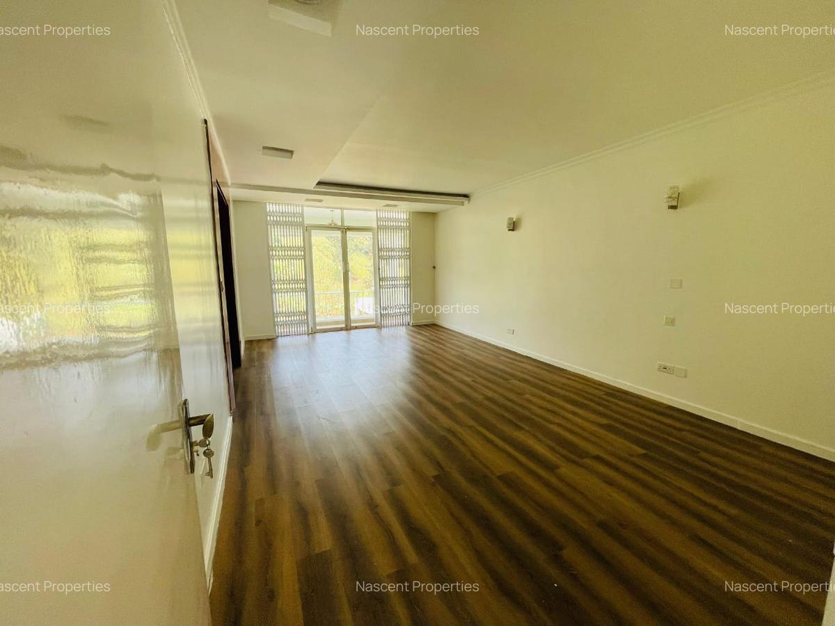 4 Bed Townhouse with En Suite in Kitisuru - 16