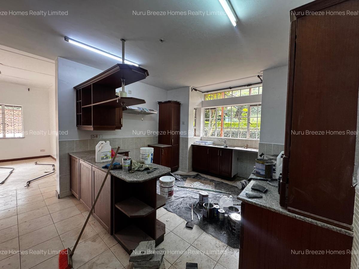5 Bed Townhouse with En Suite in Rosslyn - 11