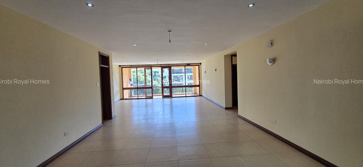 3 Bed Apartment with En Suite at Riverside - 15