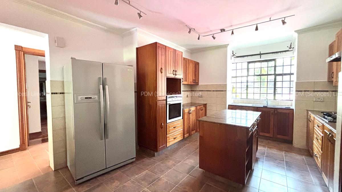 4 Bed Villa with En Suite in Spring Valley - 4
