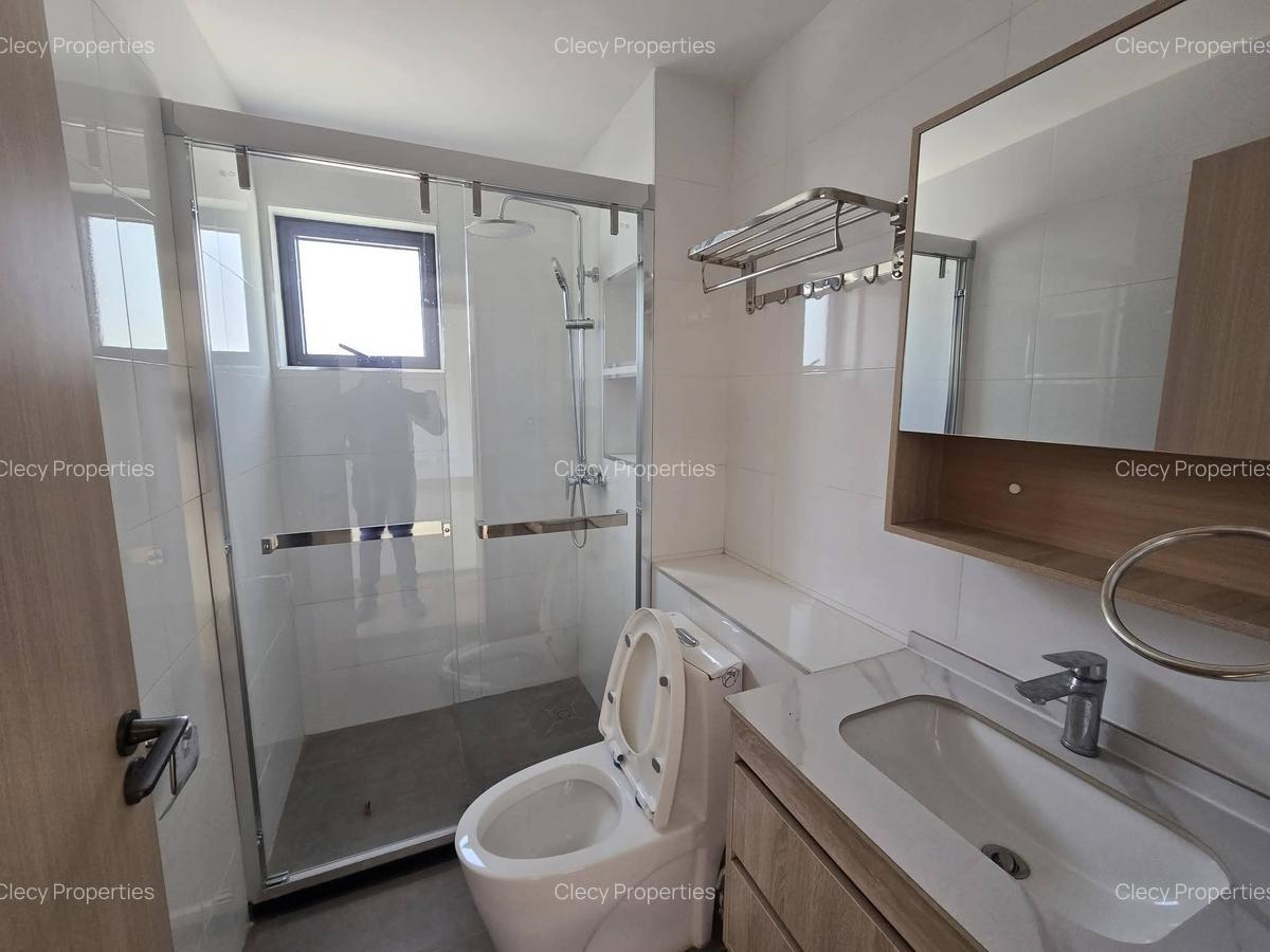 Serviced 2 Bed Apartment with En Suite at Northlands - 8