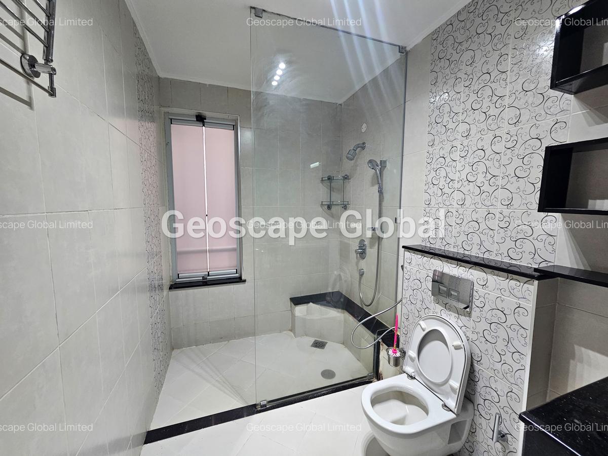 3 Bed Apartment with En Suite in Riverside - 13
