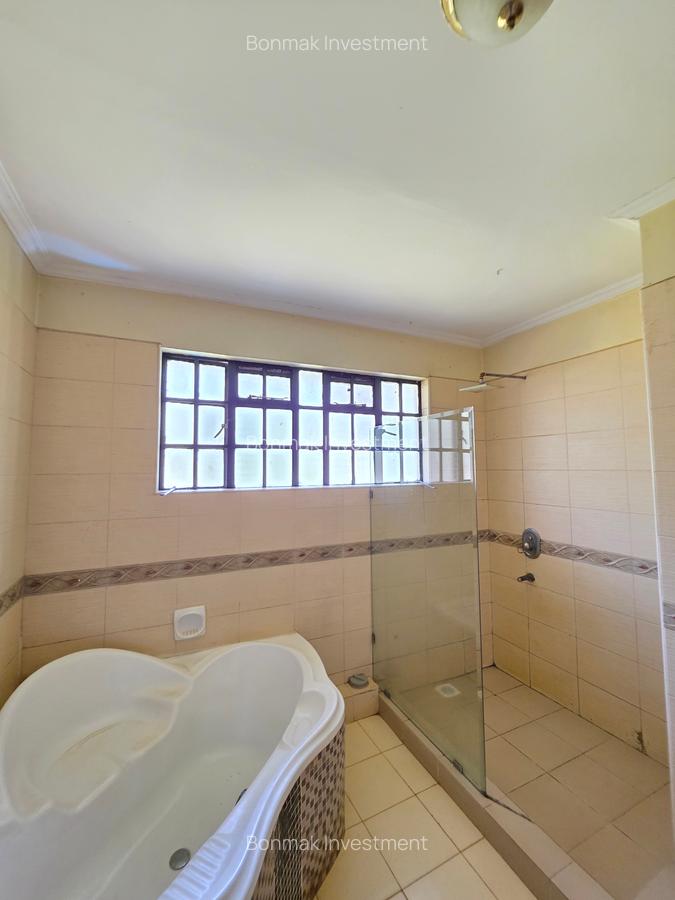 4 Bed Townhouse with En Suite at Old Kitusuru - 17