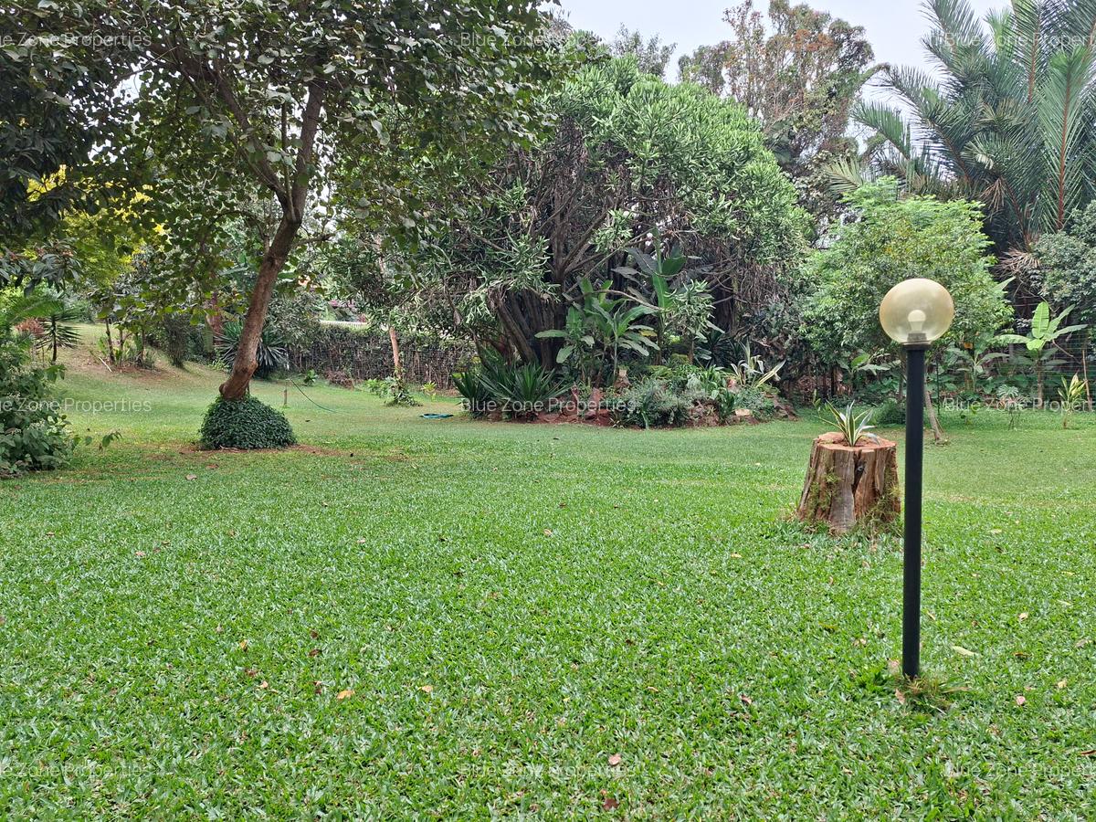 5 Bed House with En Suite at Close To Un - 3