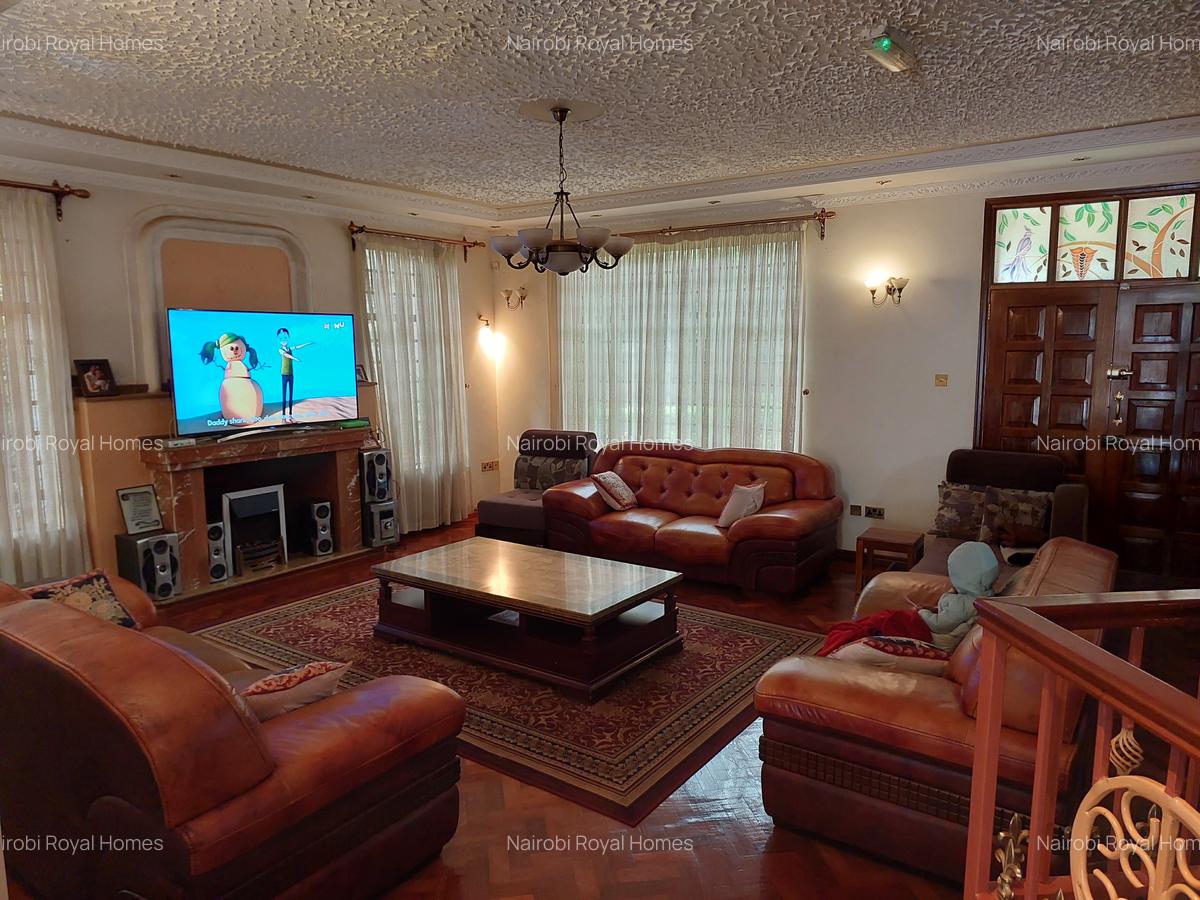 5 Bed House with En Suite at Flem Tree - 5