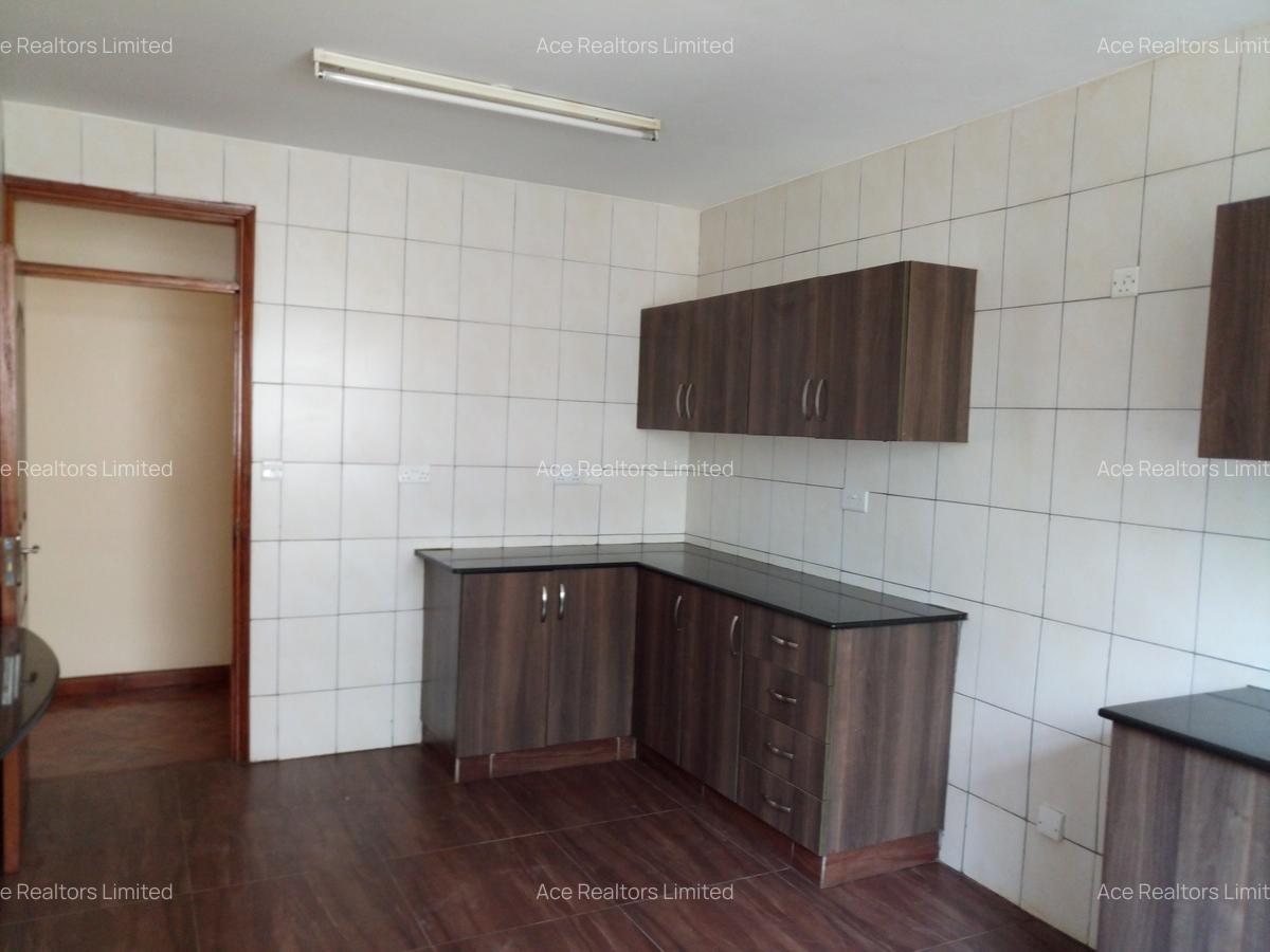 3 Bed Apartment with En Suite at Mbaazi Avenue - 6