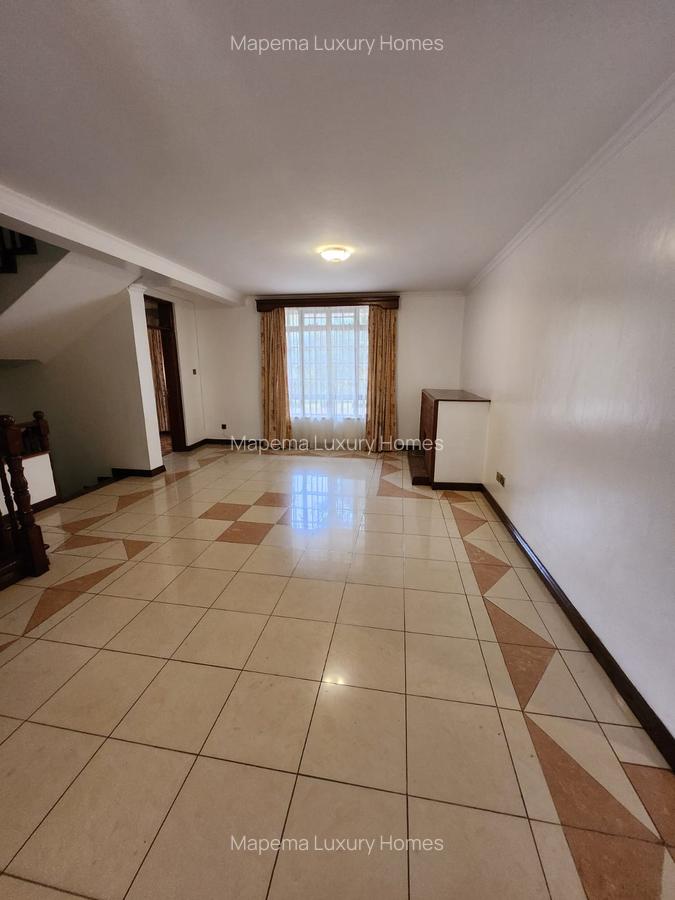 5 Bed House with En Suite at Hardy Area - 7