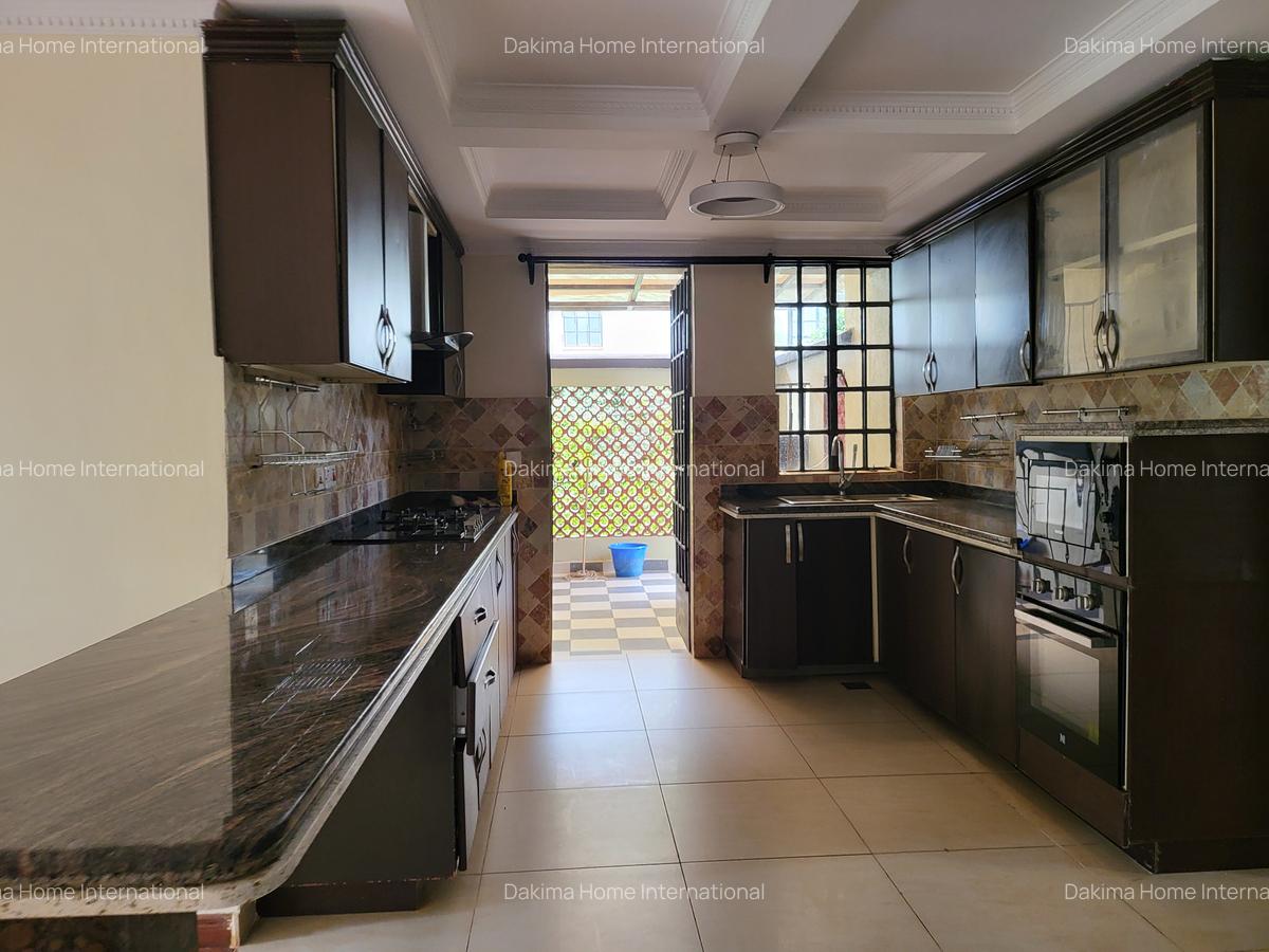 4 Bed Townhouse with En Suite in Kitisuru - 2