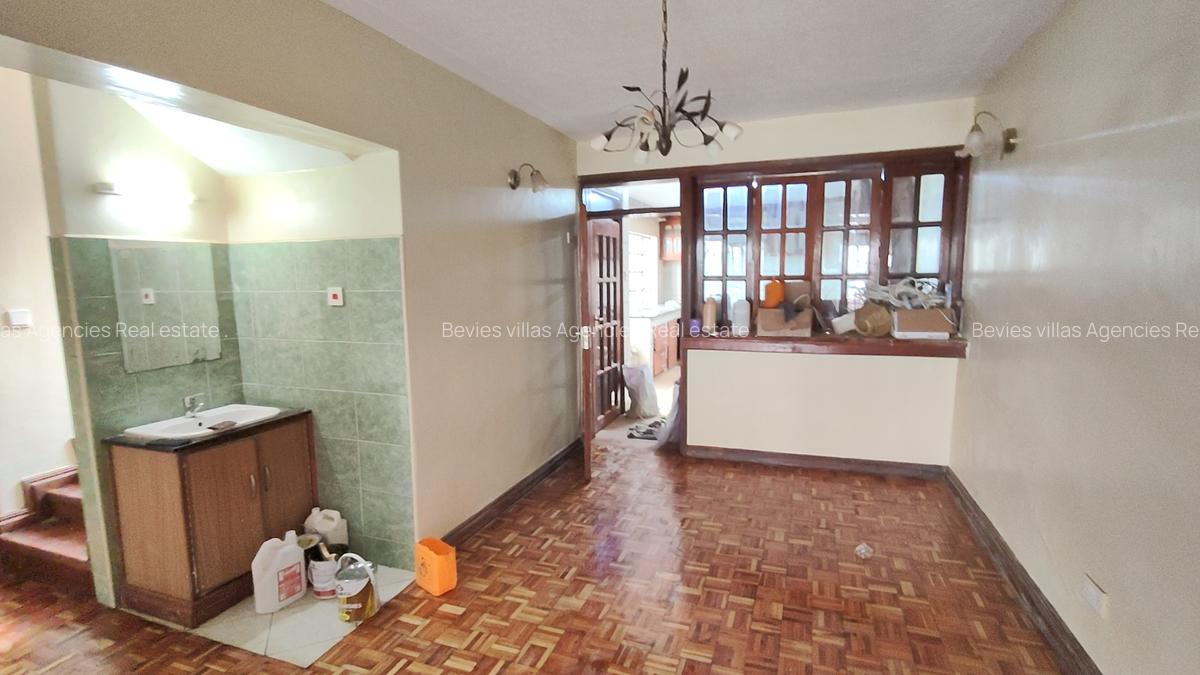 5 Bed Townhouse with En Suite at Brookside - 19