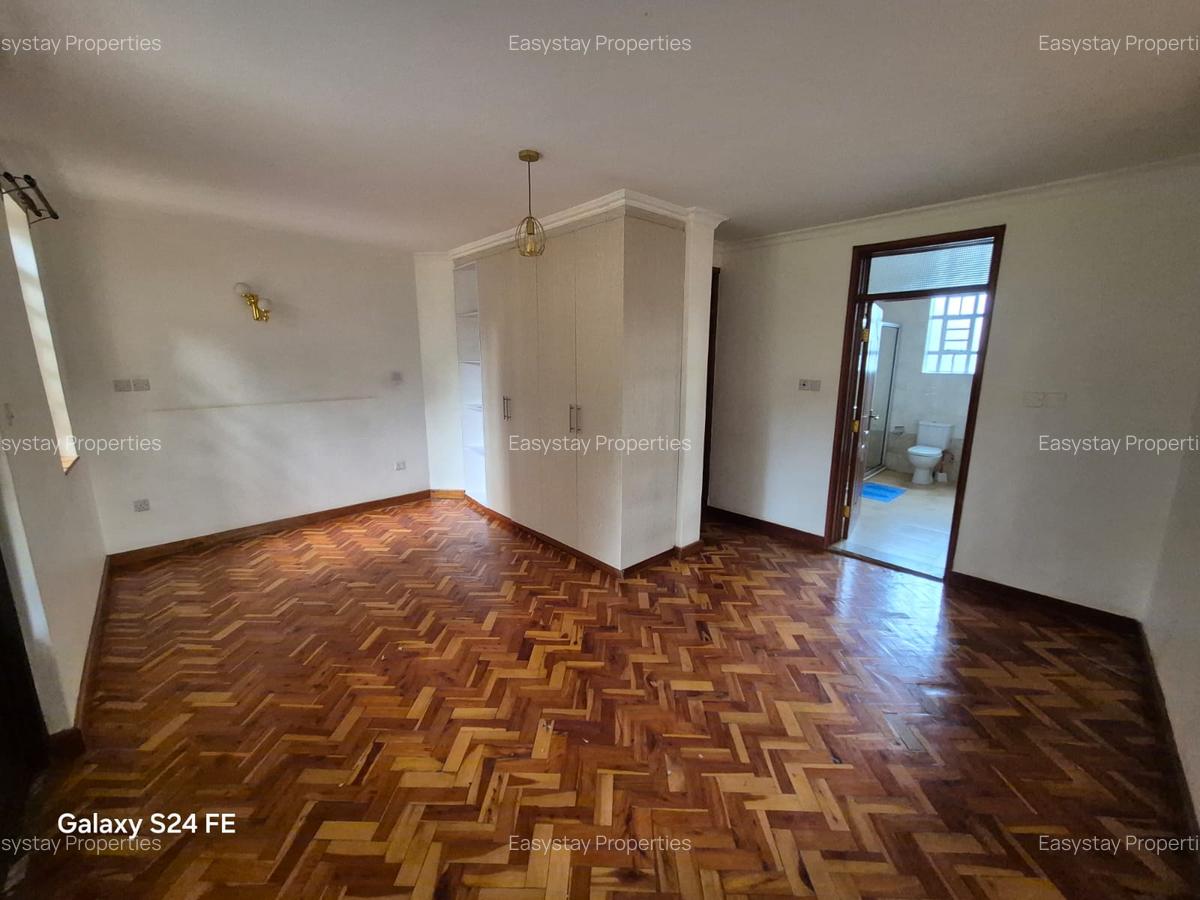 5 Bed House with En Suite in Runda - 6