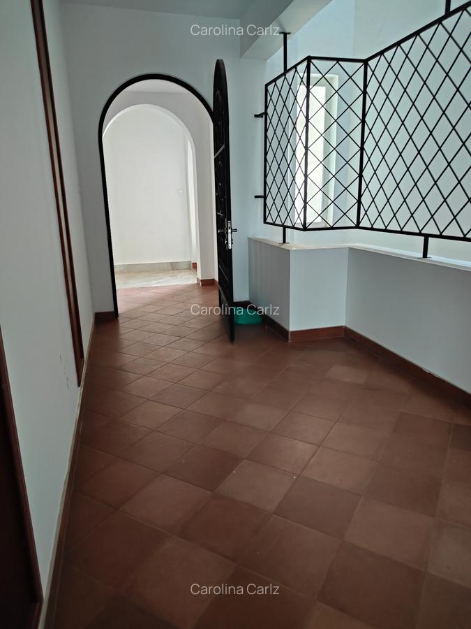 3 Bed Apartment with En Suite at City Park Drive - 8