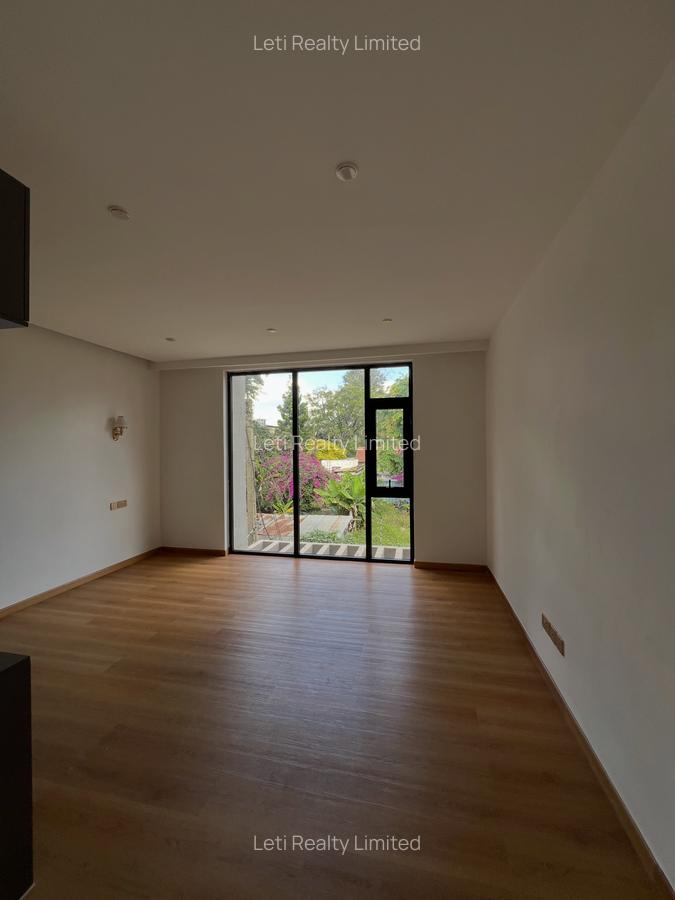 5 Bed Townhouse with En Suite in Lavington - 8