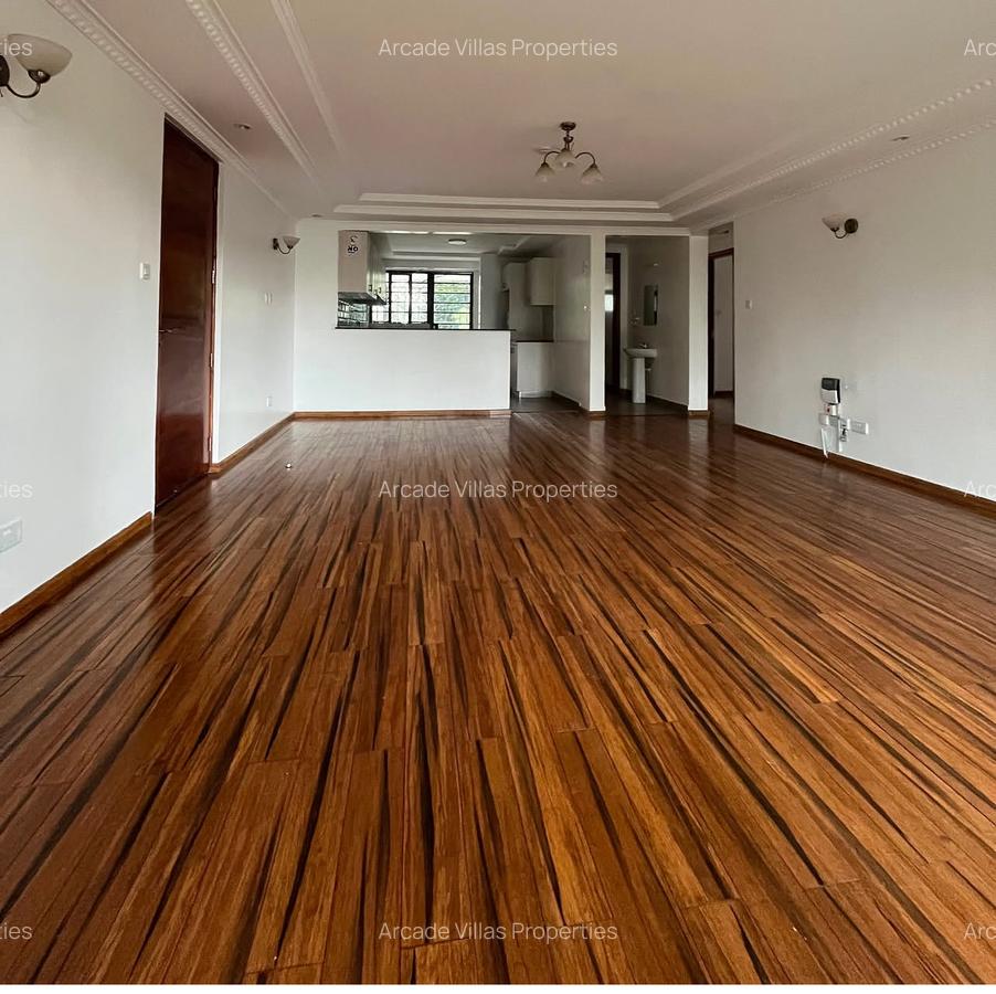3 Bed Apartment with En Suite in Riverside - 3