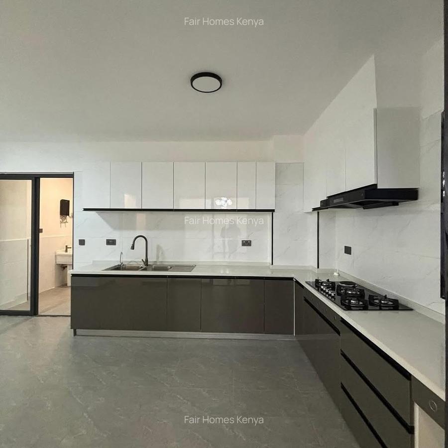 4 Bed Apartment with En Suite at Valley Arcade - 15