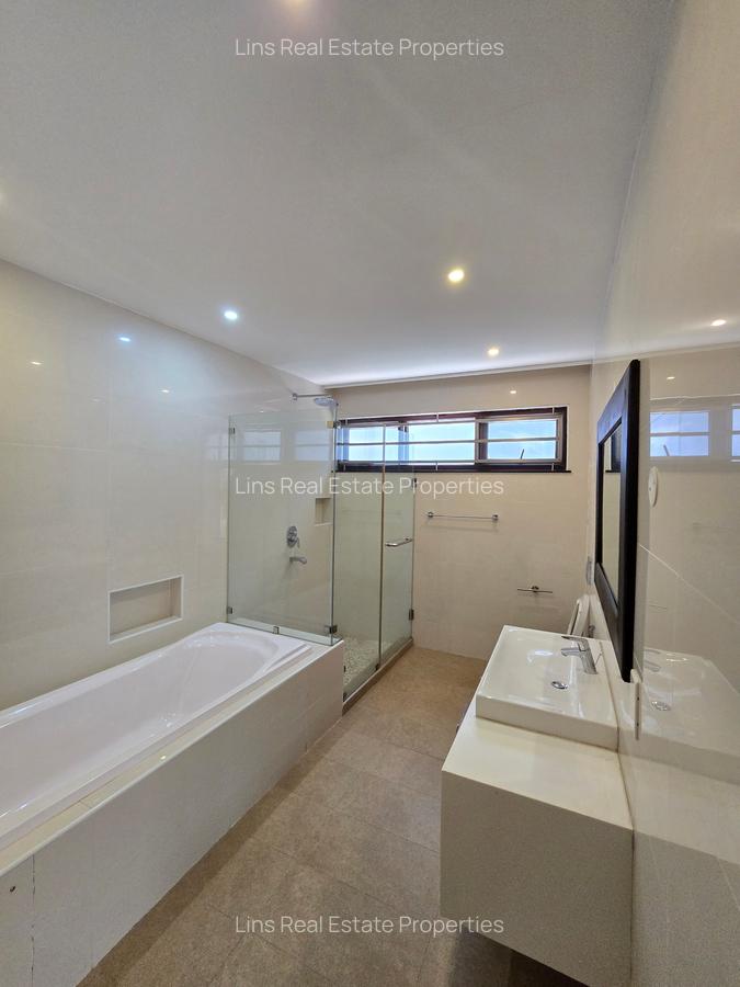 3 Bed Townhouse with En Suite in Spring Valley - 19