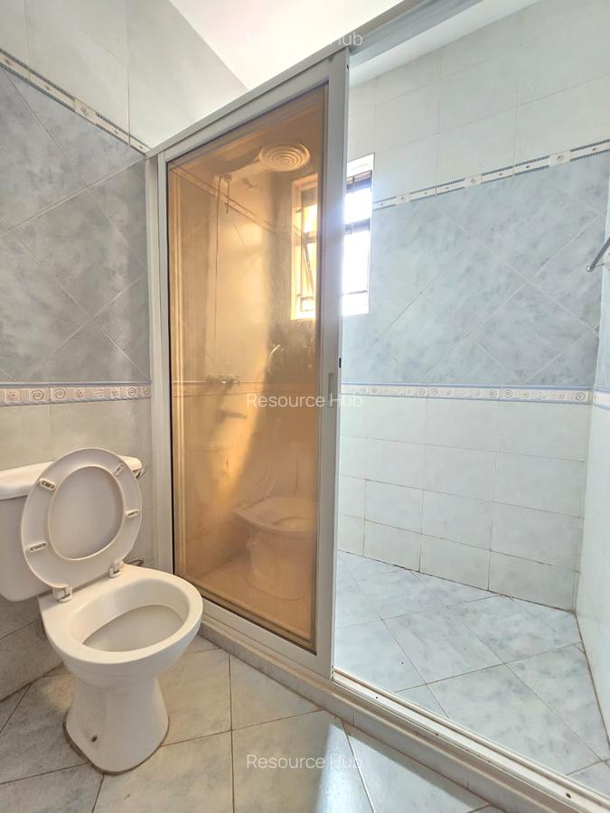 4 Bed Townhouse with En Suite at Off Brook House Drive - 16